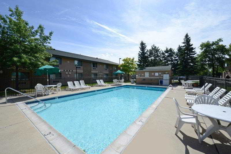 Best Western Detroit Livonia Exterior foto